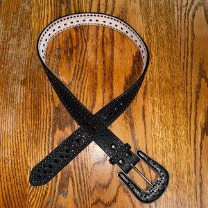 Size medium black cowgirl belt